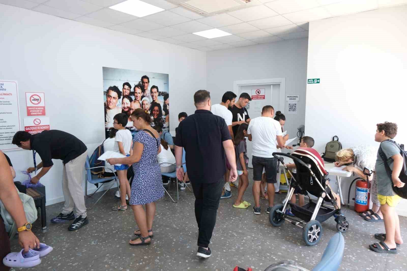 Ücretsiz yüzme kurslarında ilk etap başladı