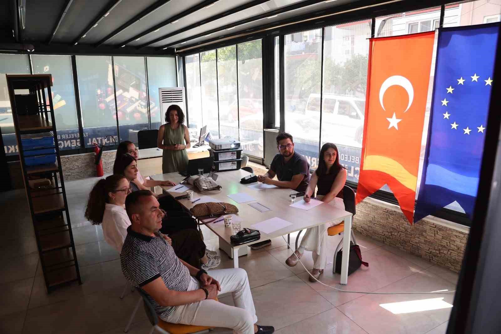Efeler Belediyesi’nden özel eğitim personeline psikolojik destek