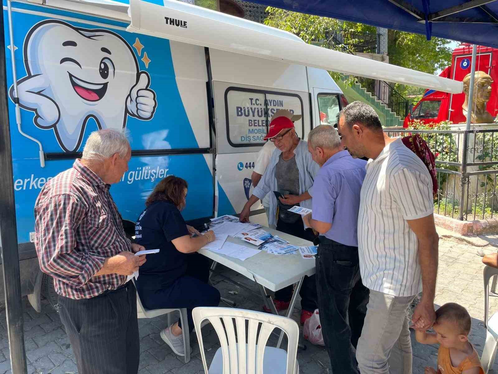 Mobil ağız ve diş sağlığı klinikleri 5 ilçede vatandaşlarla buluştu