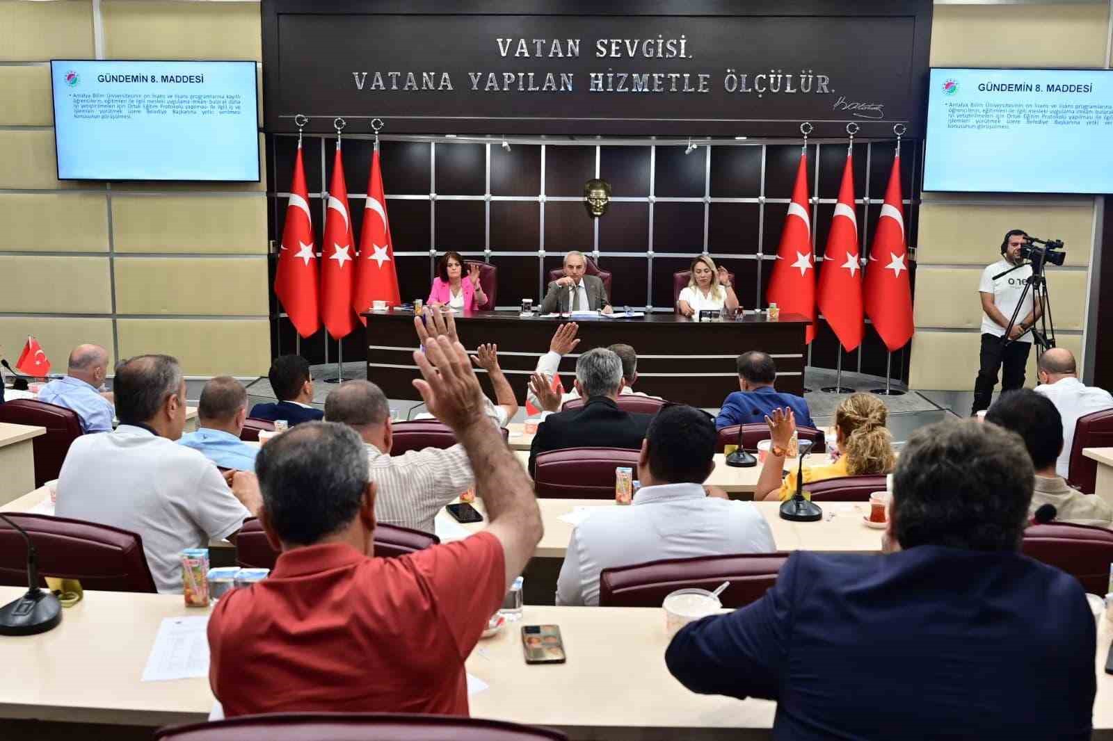 Kepez Belediye Başkanı Kocagöz’den çalışanlara bayram ikramiyesi müjdesi