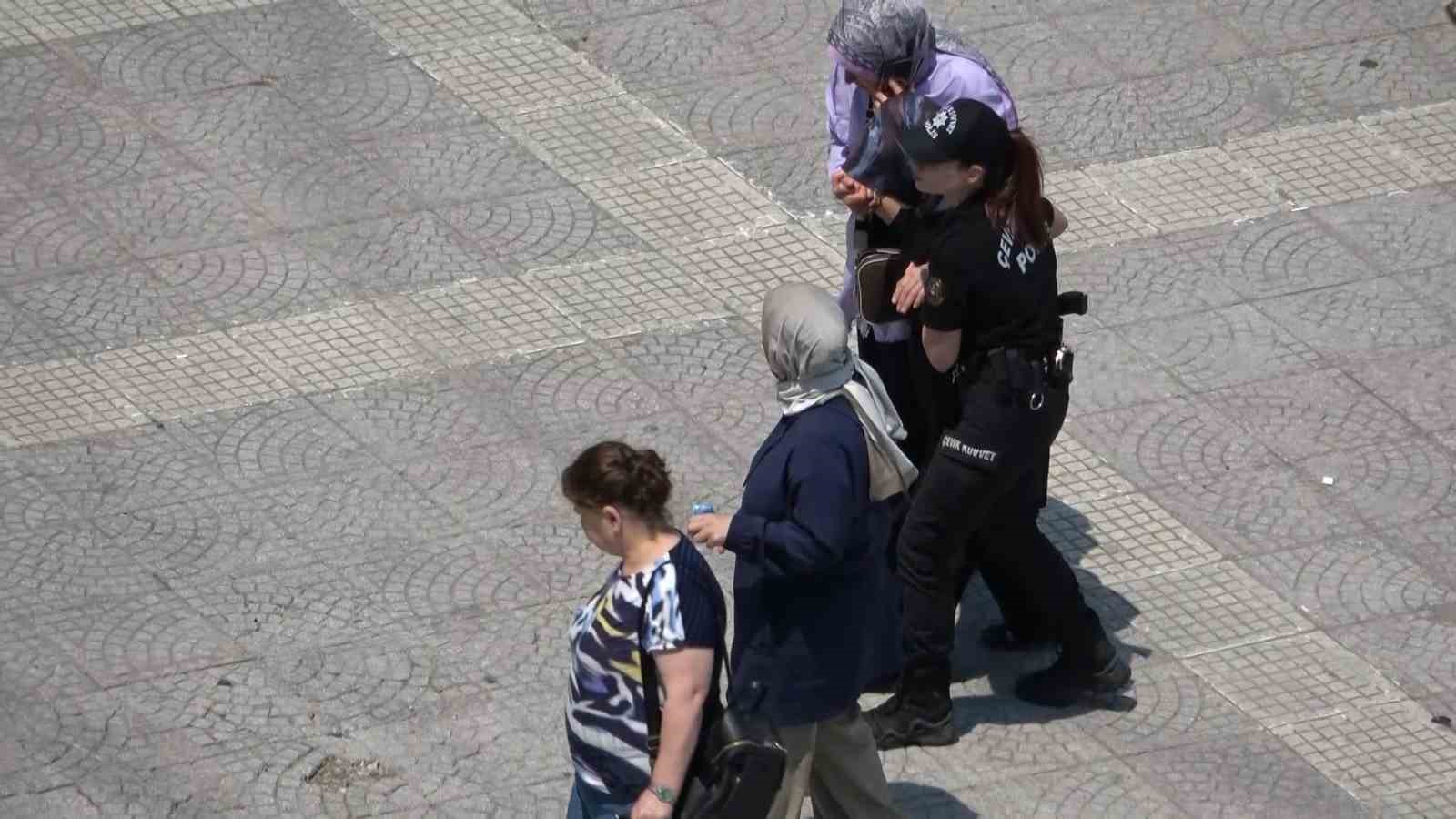 Samsun’da sıcaktan bayılan kadının yardımına vatandaşlar ve polisler koştu