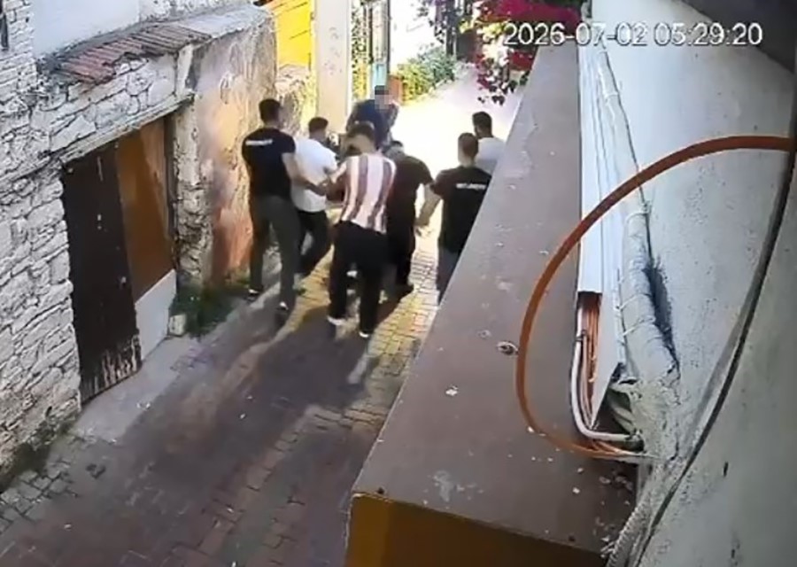 Silahla vurdukları adamı darbederek öldürdüler: Cinayet anı kamerada
