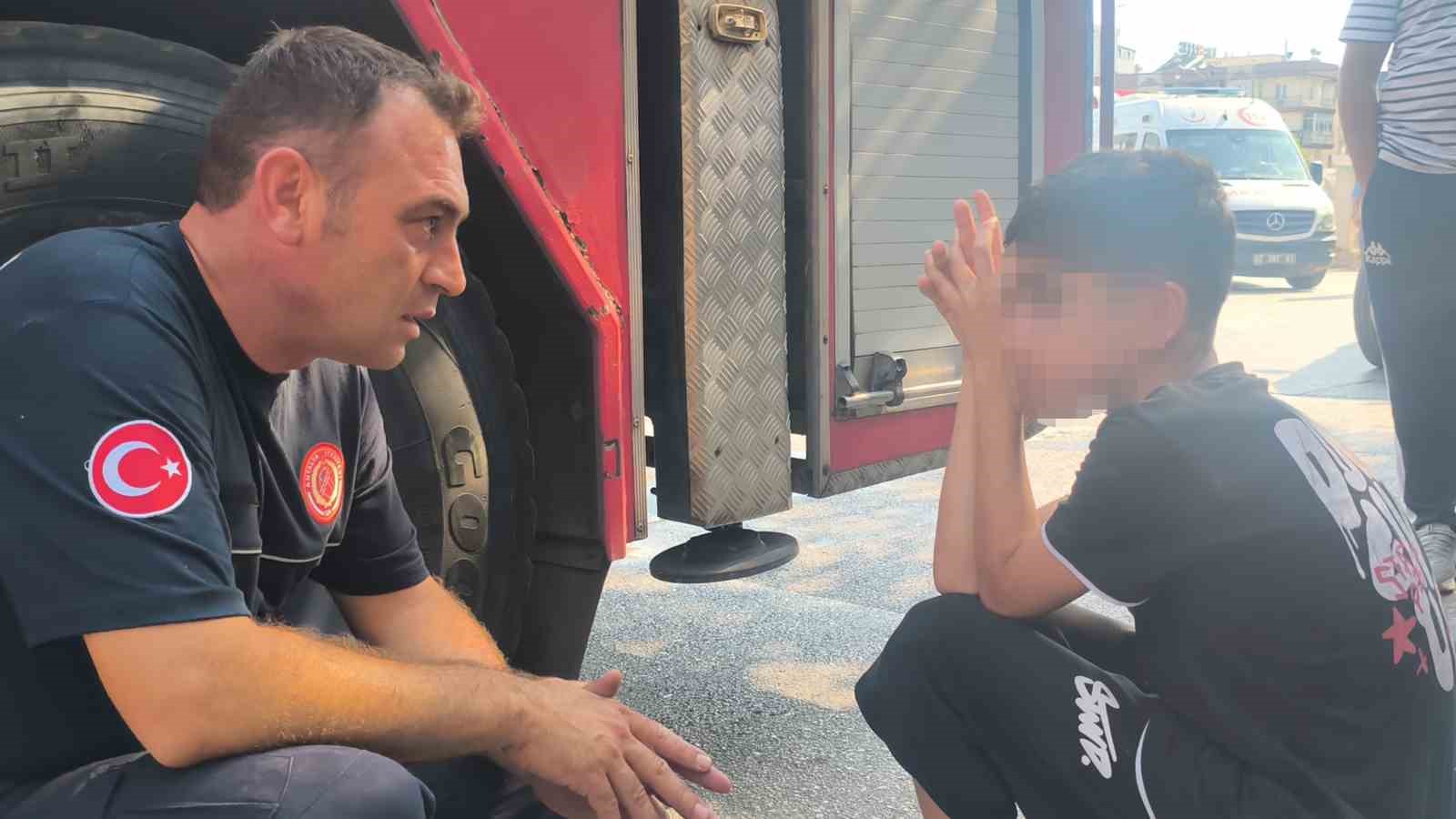 Antalya’da 13 yaşındaki çocuk çakmakla oynarken evi yaktı