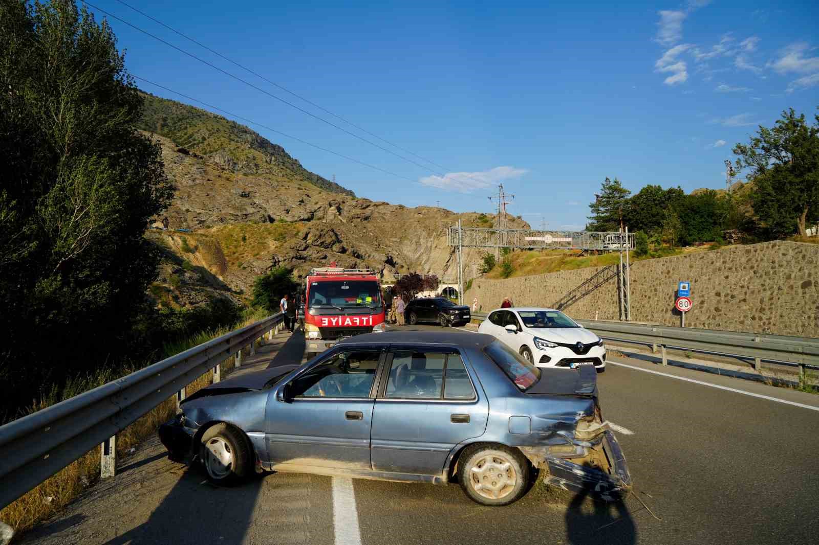 Gümüşhane’de zincirleme kaza: 1 yaralı
