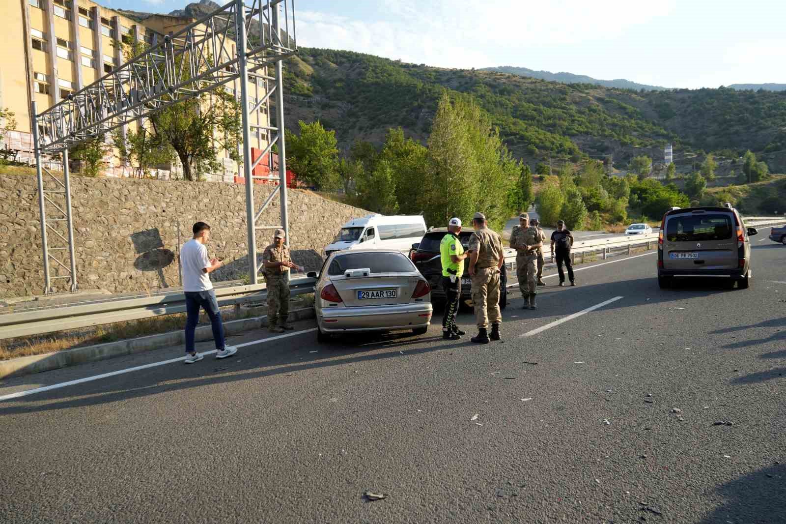 Gümüşhane’de zincirleme kaza: 1 yaralı