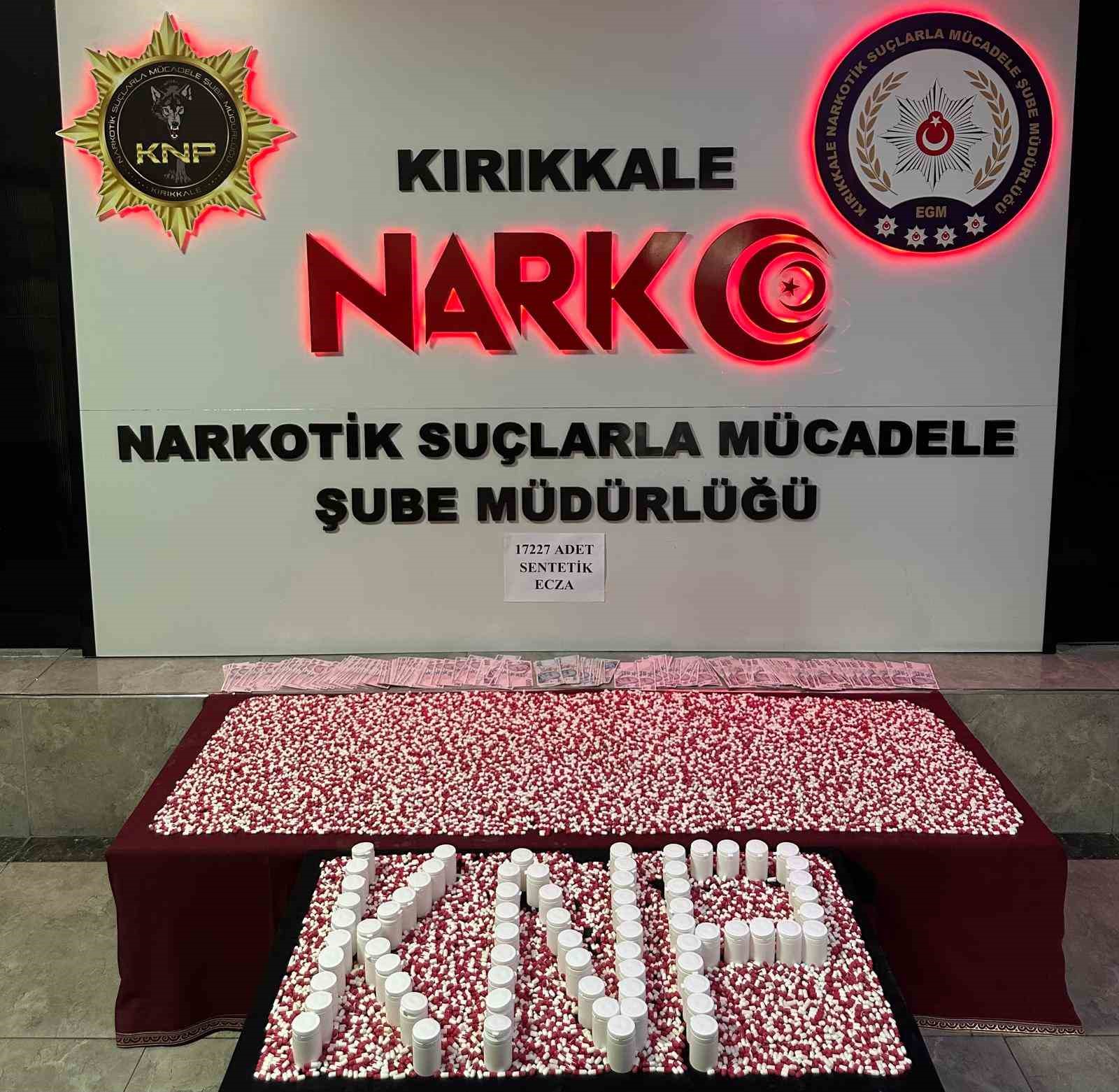 Sokak satıcılarına büyük darbe: Binlerce uyuşturucu hap ele geçirildi