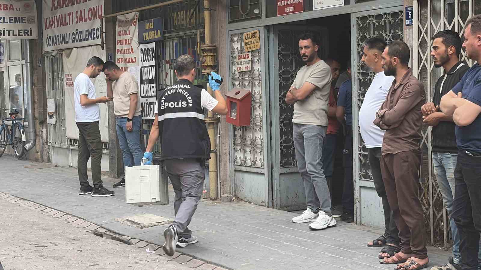 Kayseri’de bunalıma giren genç yaşamına son verdi