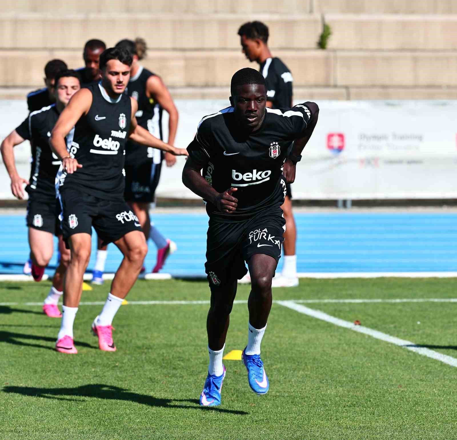 Kassoum Ouattara, Beşiktaş formasıyla ilk antrenmanına çıktı