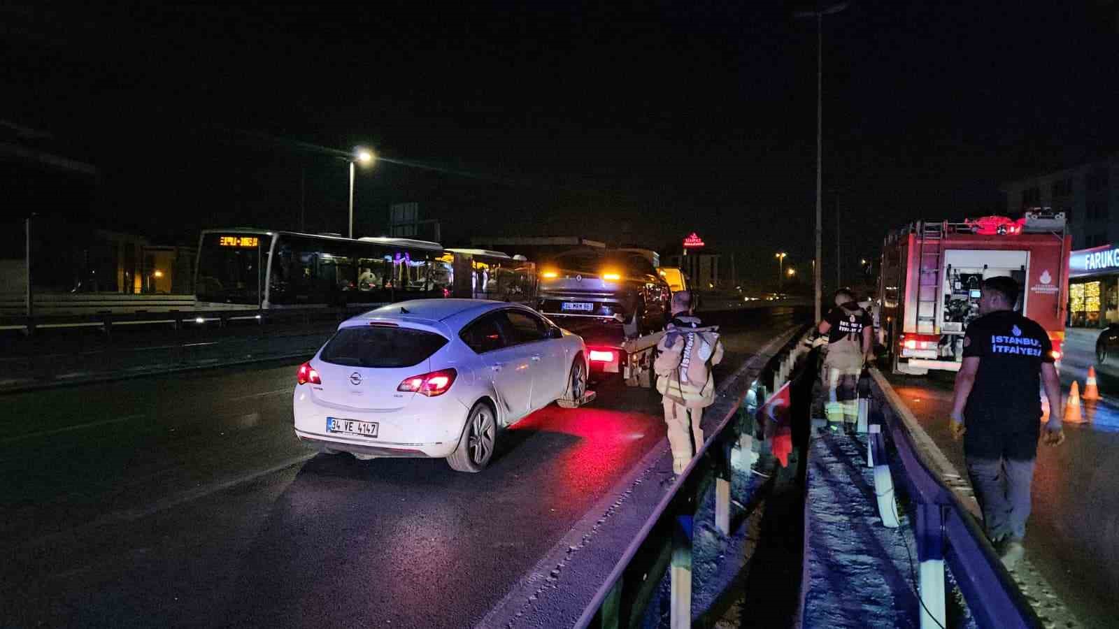 Küçükçekmece’de makas atan sürücü kazaya sebep oldu: 2 yaralı