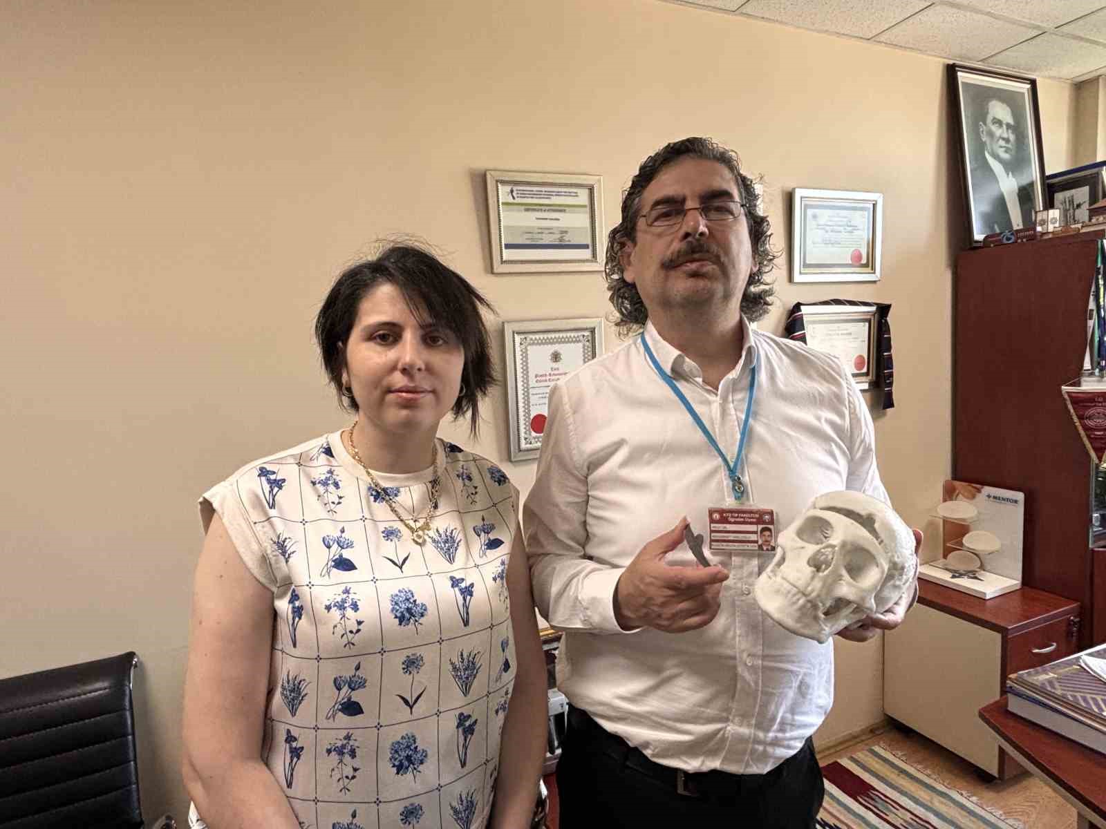 Beyin tümörü ameliyatı sonrası çöken alnı, 3 boyutlu implantla düzeltildi