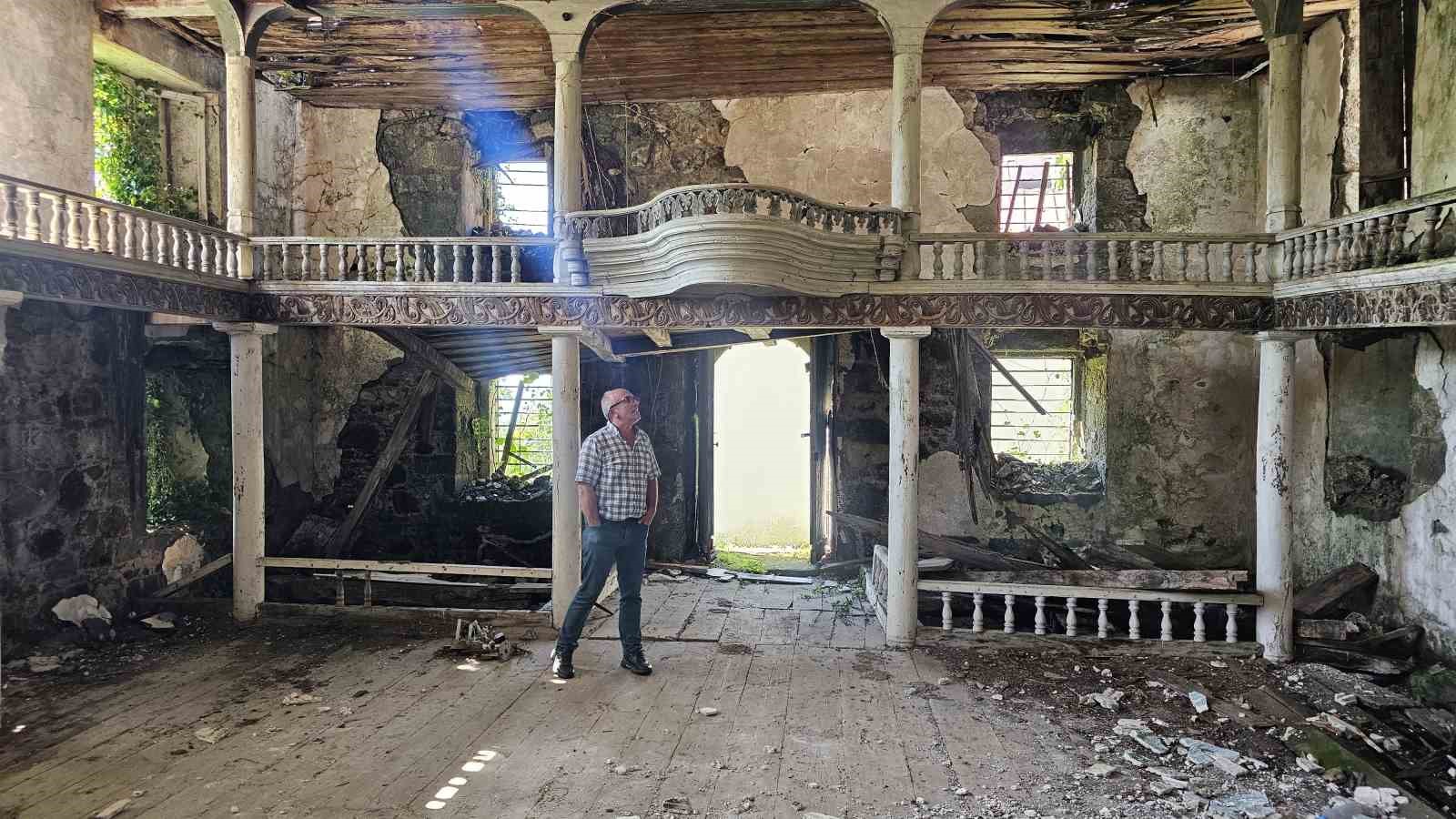 Tarihi cami 20 yıldır restorasyon bekliyor: 