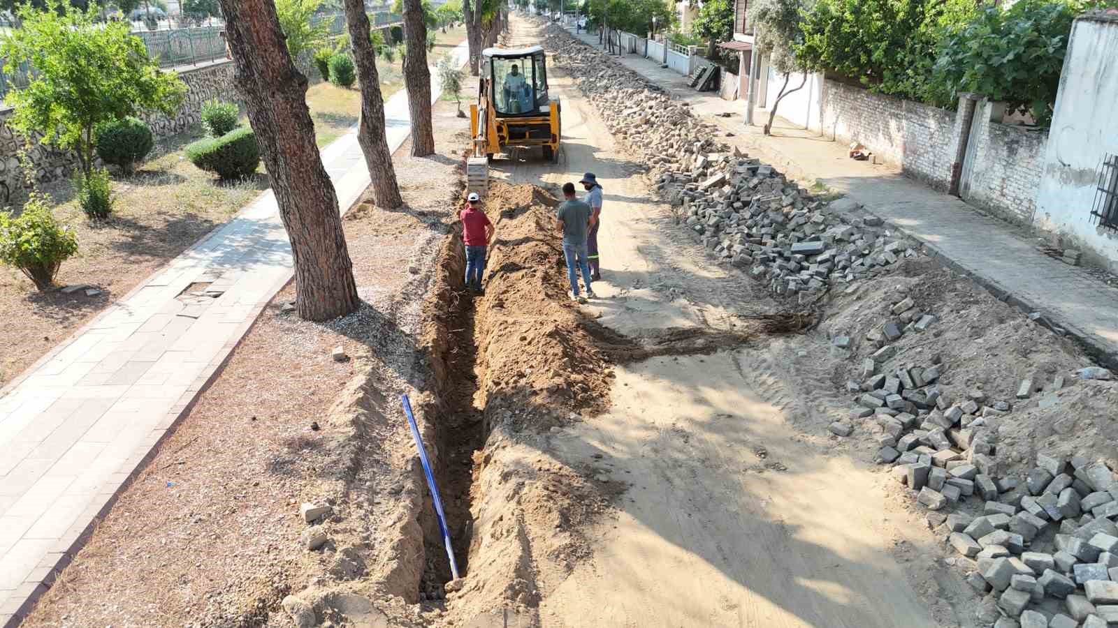 Nazilli’de yol, altyapı ve park çalışmaları sürüyor