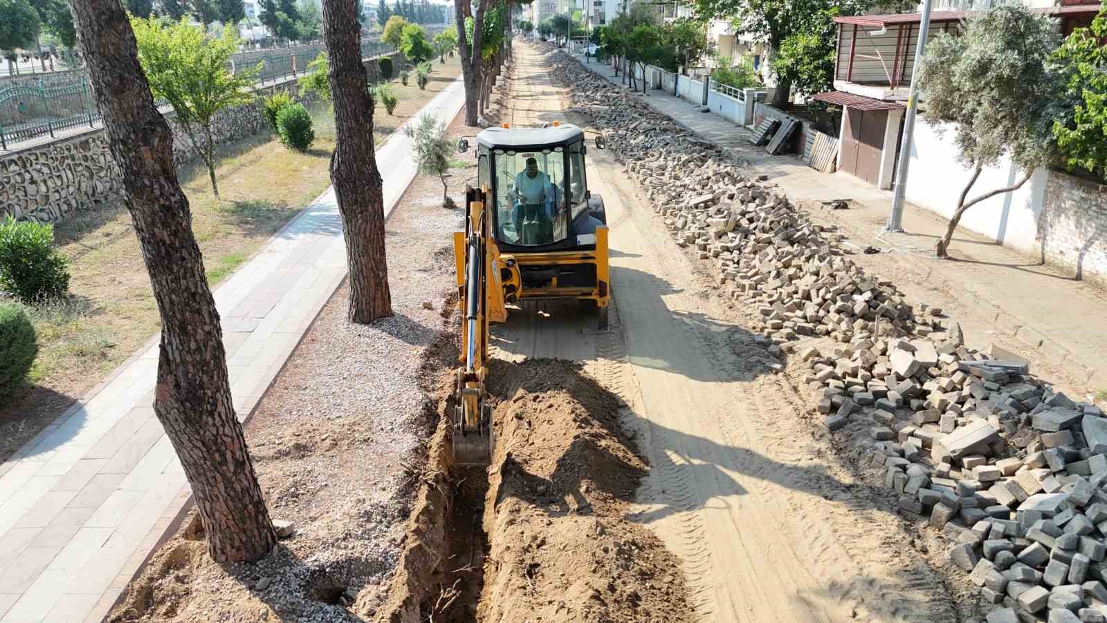 Nazilli’de yol, altyapı ve park çalışmaları sürüyor