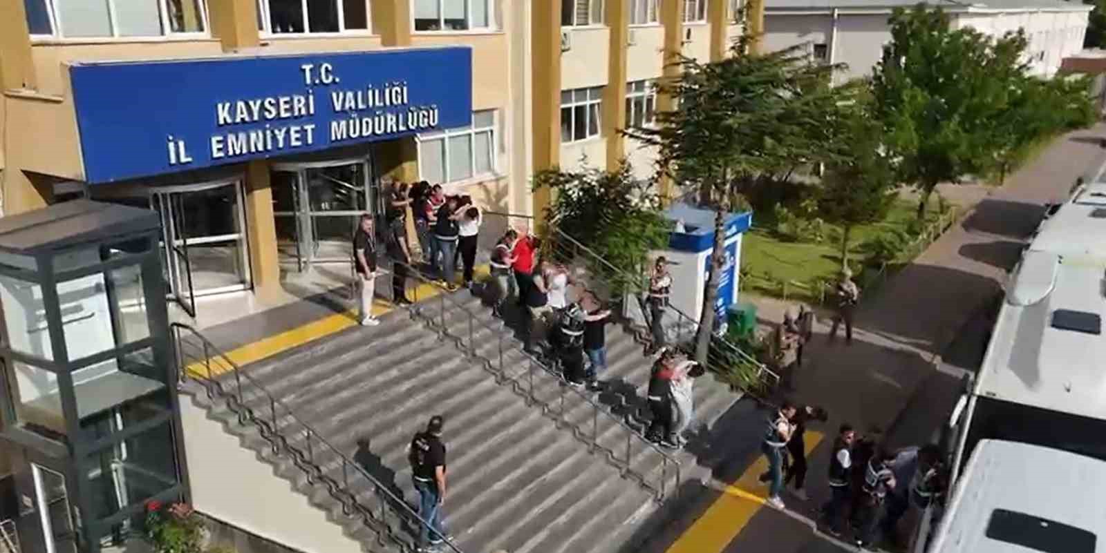6 ilde gerçekleştirilen modem dolandırıcılığı operasyonunda 53 şahıs gözaltına alındı