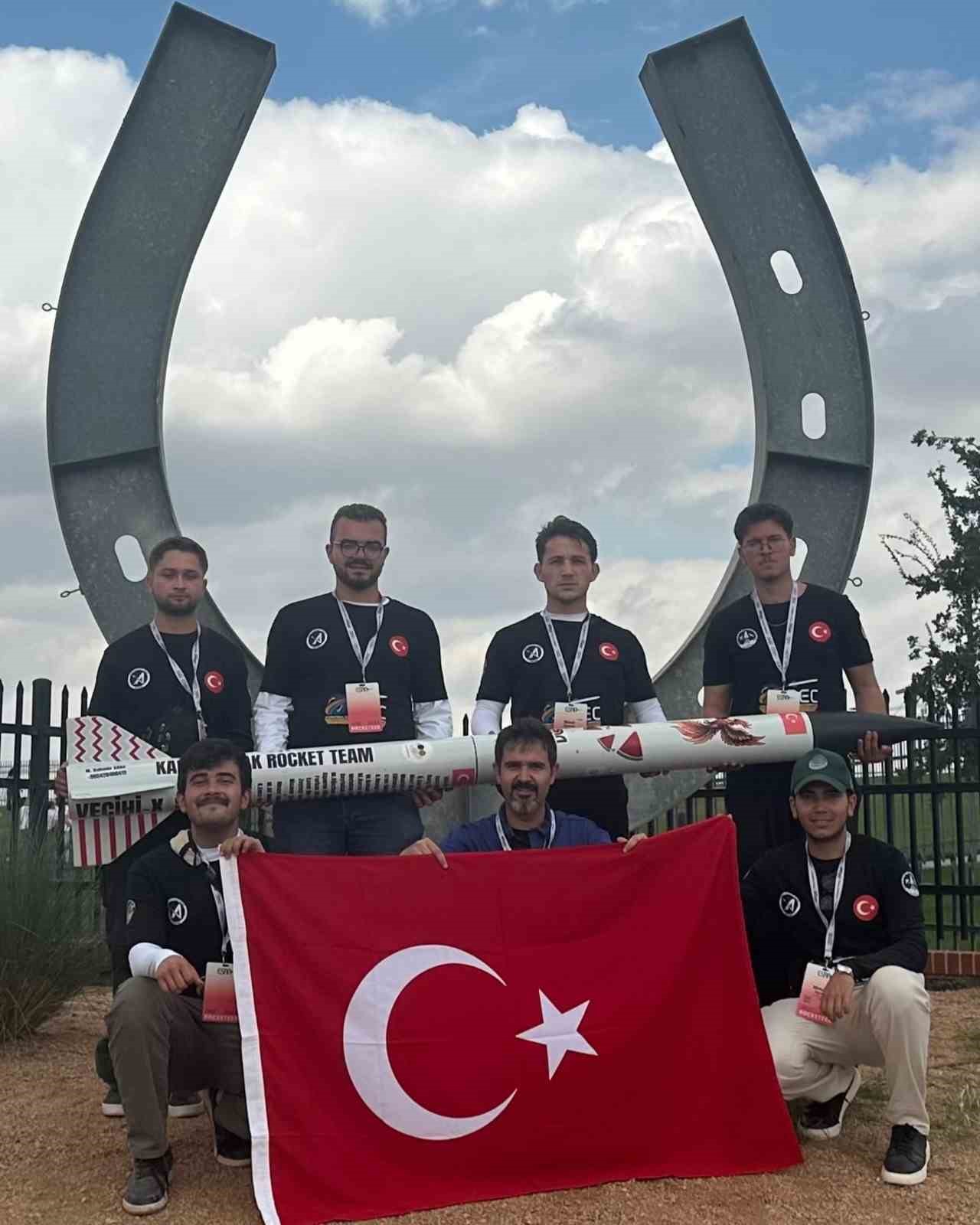 Kapsül Azak Rocket Team ABD’de dünya birincisi oldu