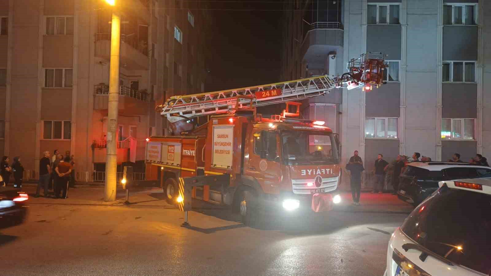 Telefonlara cevap vermeyen yaşlı adam ekipleri harekete geçirdi