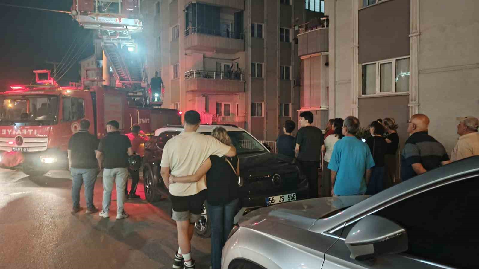 Telefonlara cevap vermeyen yaşlı adam ekipleri harekete geçirdi