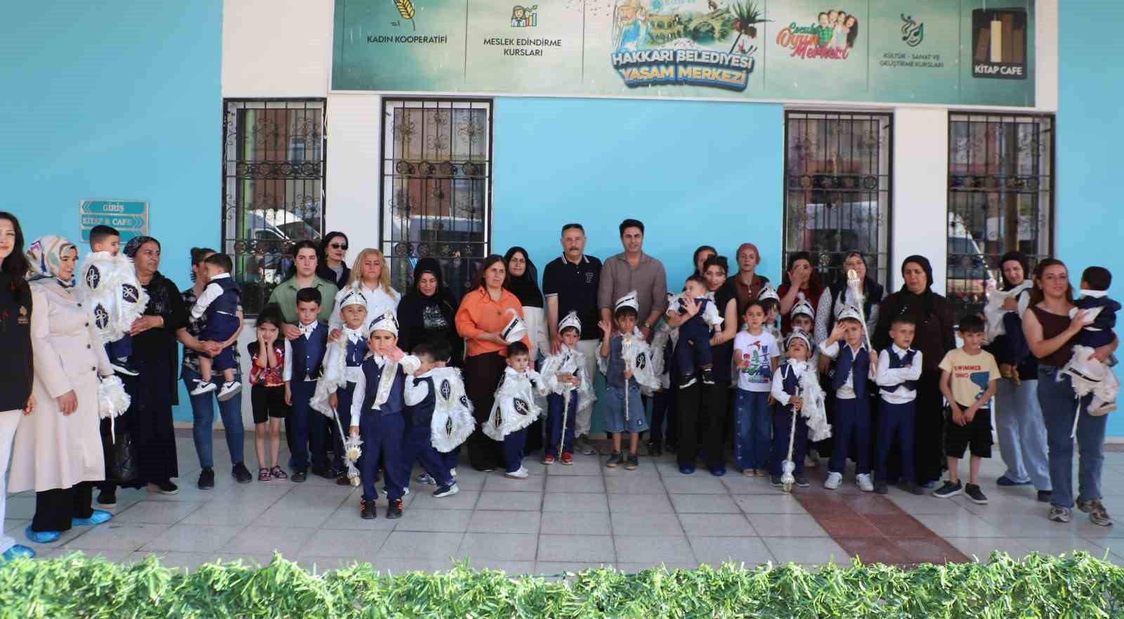 Sünnet olacak çocuklar gönüllerince eğlendi