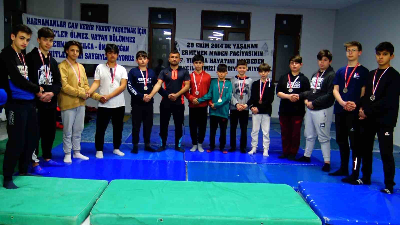 Çocukluk hayali gerçek oldu, Karamanlı genç güreşçi milli takım yolunda