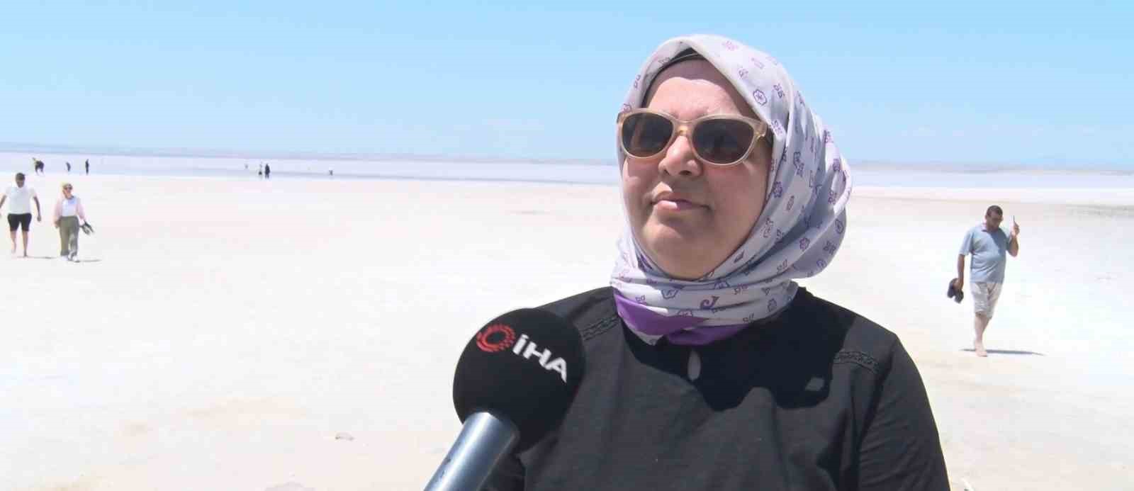 Tuz Gölü pembe renge büründü, turistler bölgeye akın etti