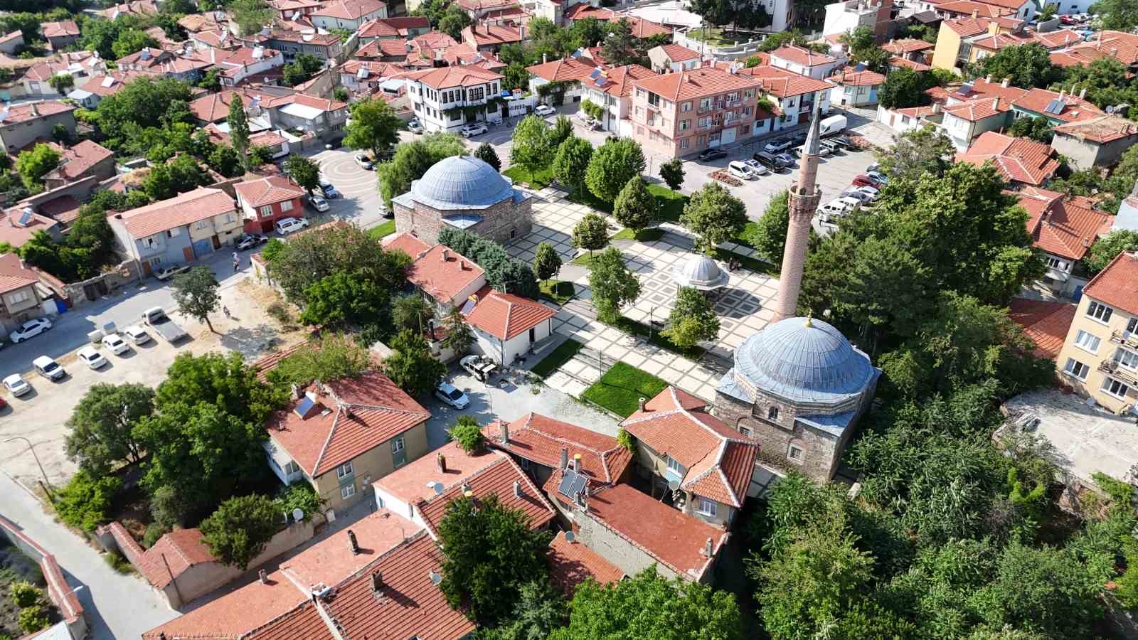 Anadolu topraklarının ilk Kabe minyatürü 752 yaşındaki bu camide