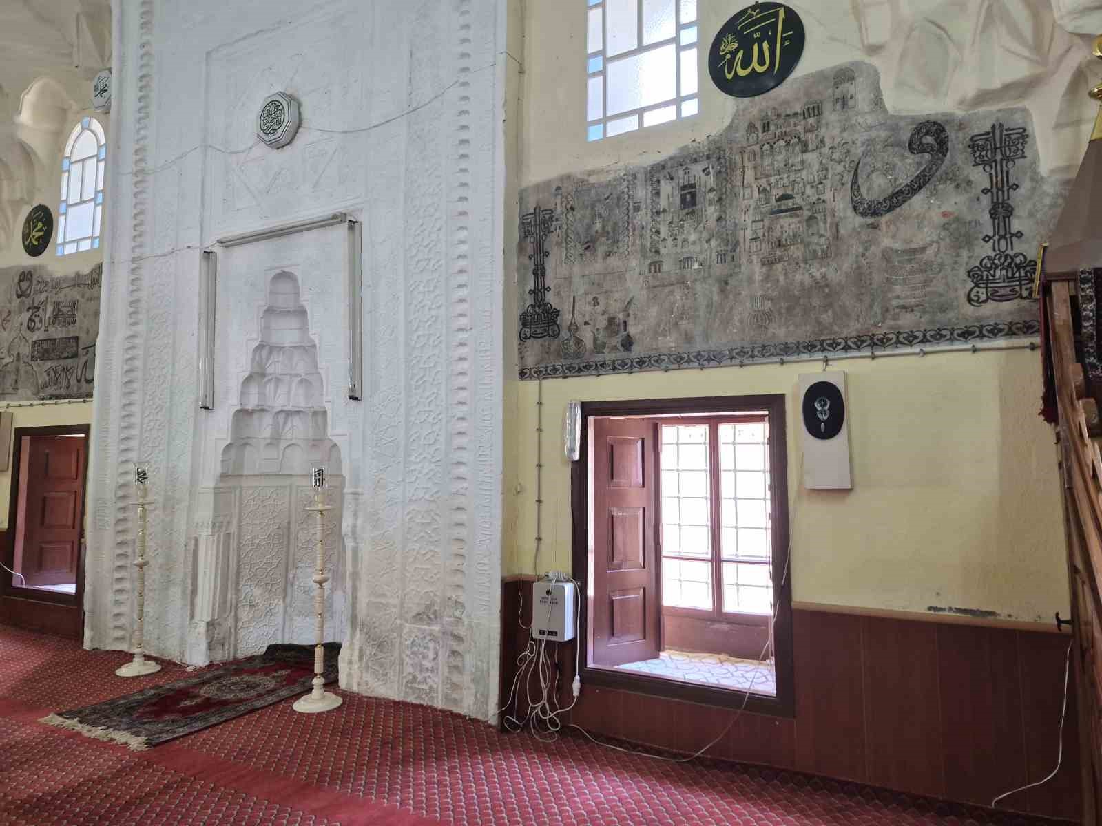 Anadolu topraklarının ilk Kabe minyatürü 752 yaşındaki bu camide