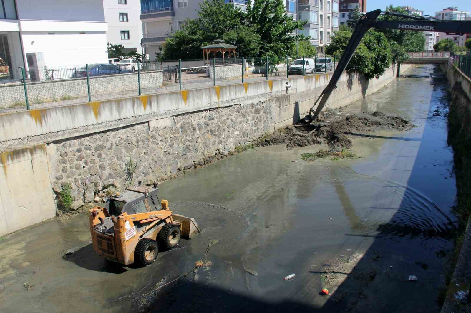 SASKİ’den dere yataklarına neşter