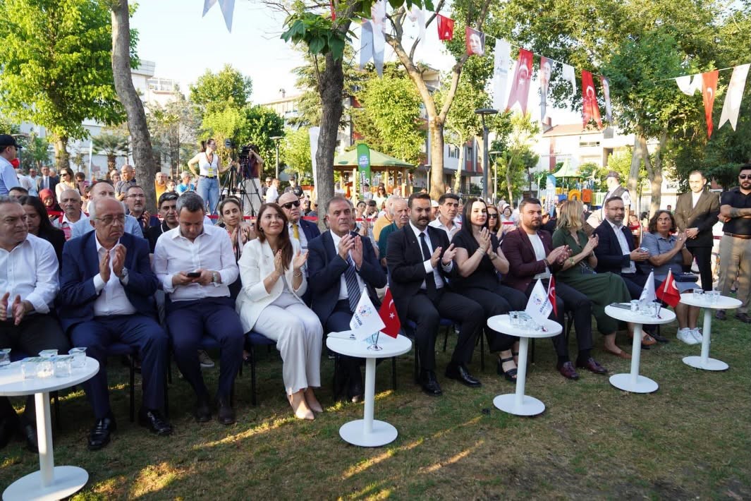Ataşehir’de yenilenen 30 parkın açılışı yapıldı