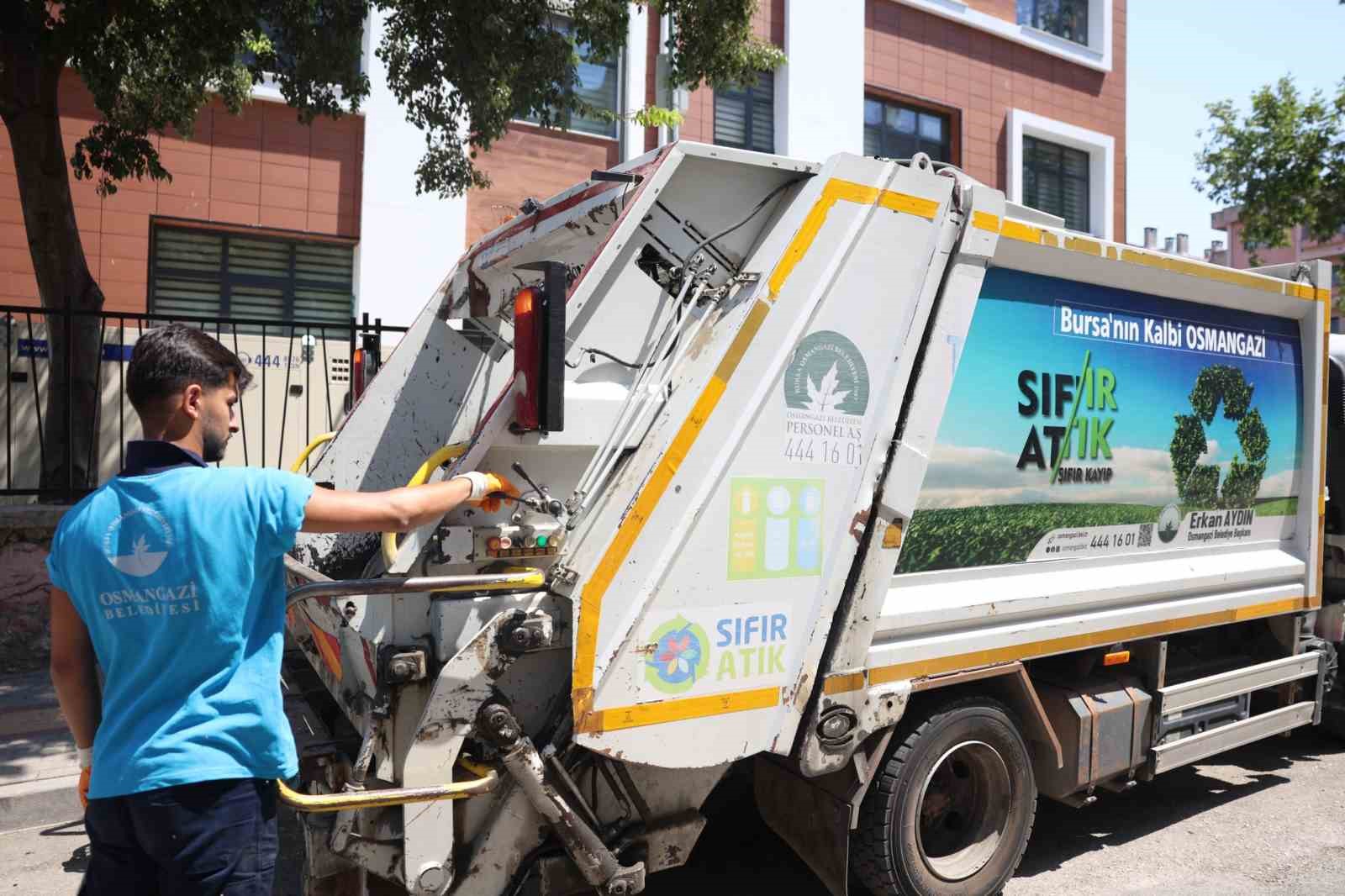 Osmangazi’de çöp evden 2,5 ton geri dönüşüm atığı çıkarıldı