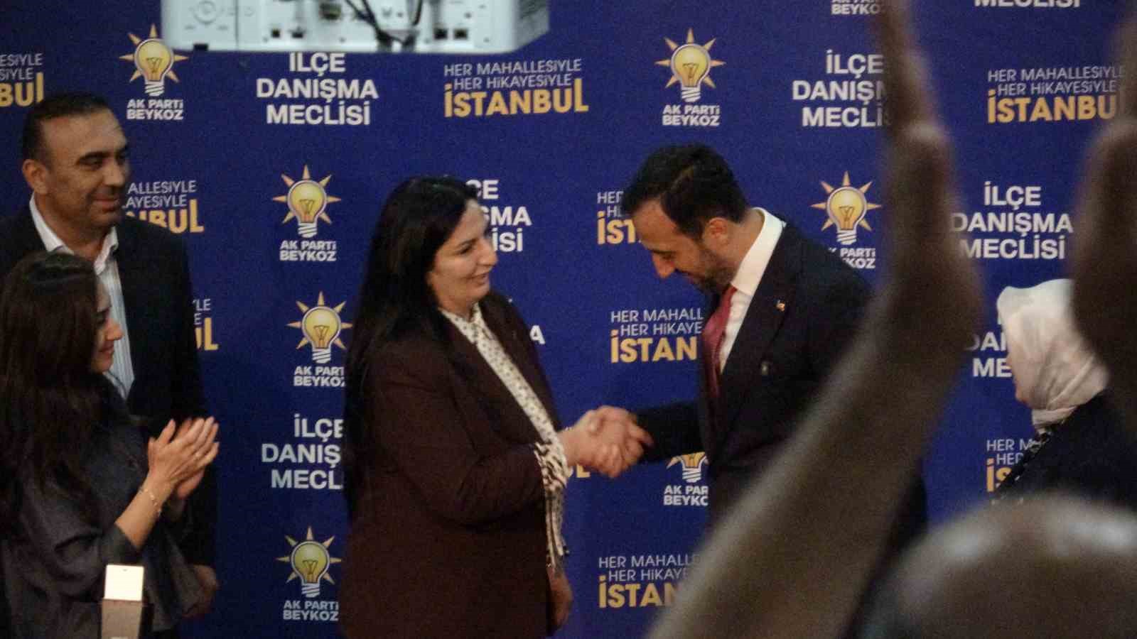 Beykoz’da Bağımsız meclis üyesi Esengül Yılmaz Gül, AK Parti’ye katıldı