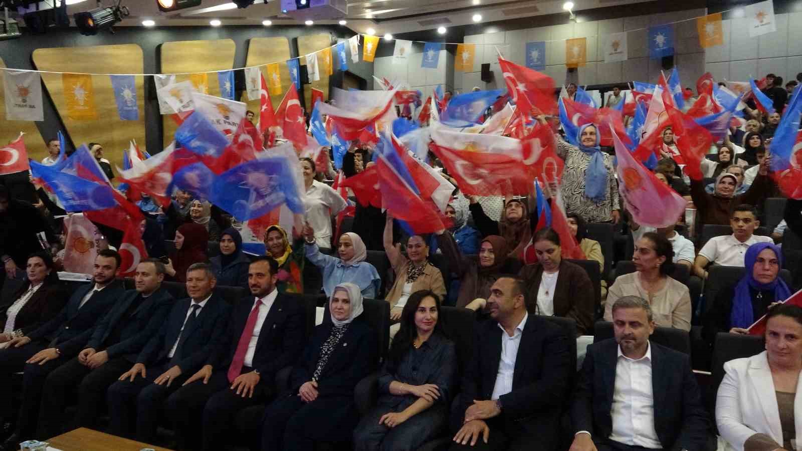 Beykoz’da Bağımsız meclis üyesi Esengül Yılmaz Gül, AK Parti’ye katıldı