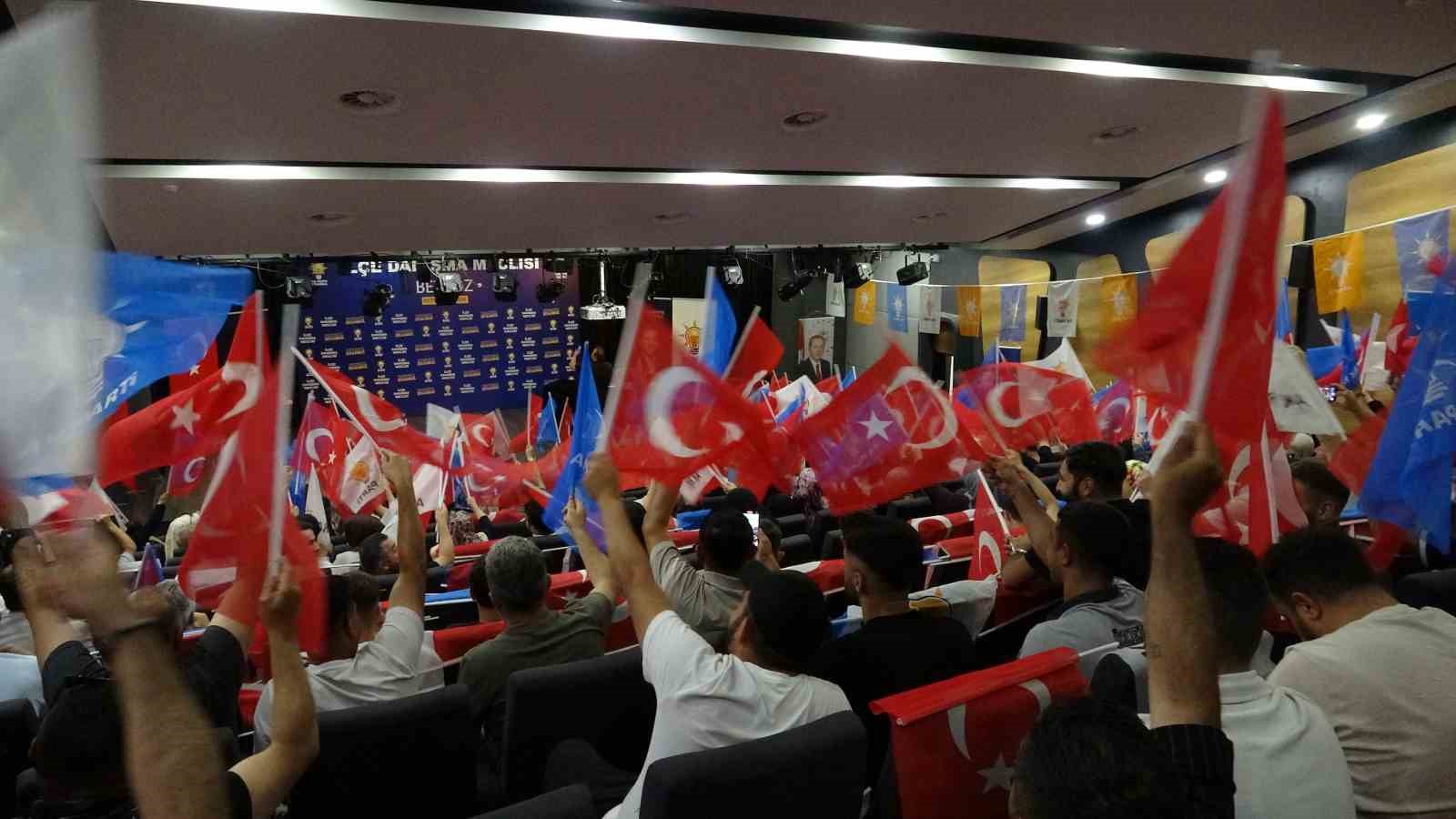 Beykoz’da Bağımsız meclis üyesi Esengül Yılmaz Gül, AK Parti’ye katıldı