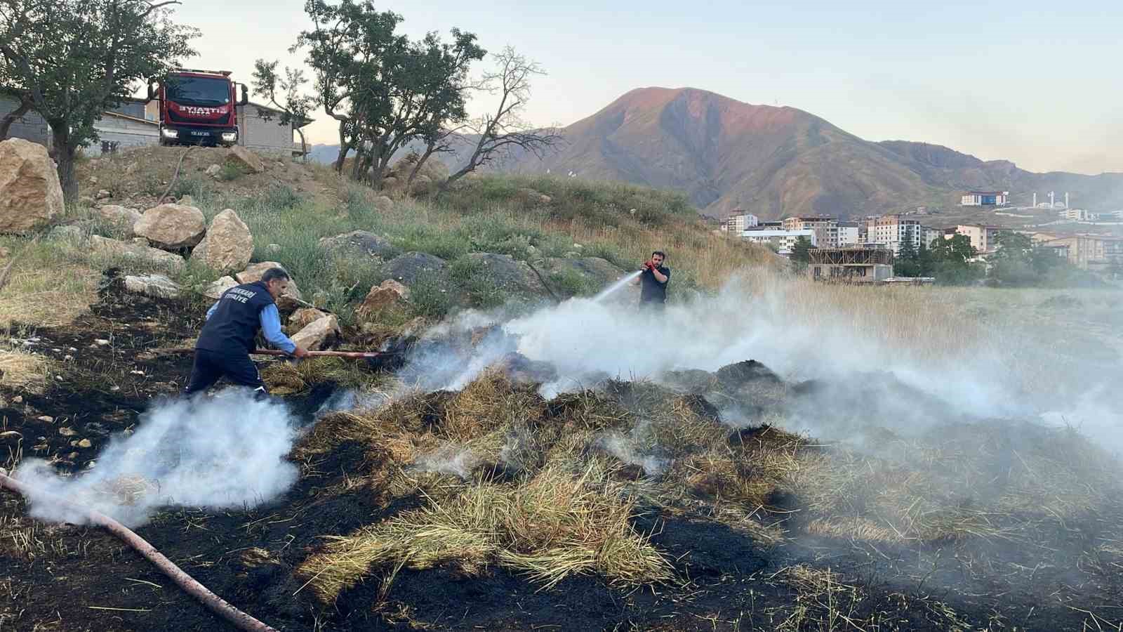 Hakkari’de ot yangını