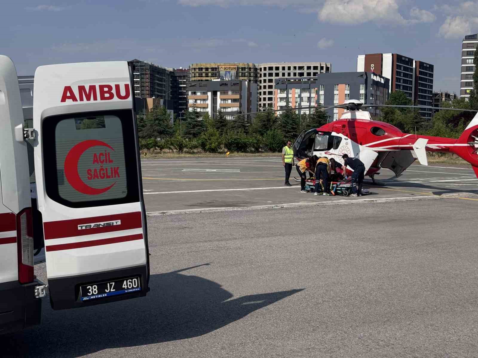 Ambulans helikopter beyin kanaması geçiren hasta için havalandı