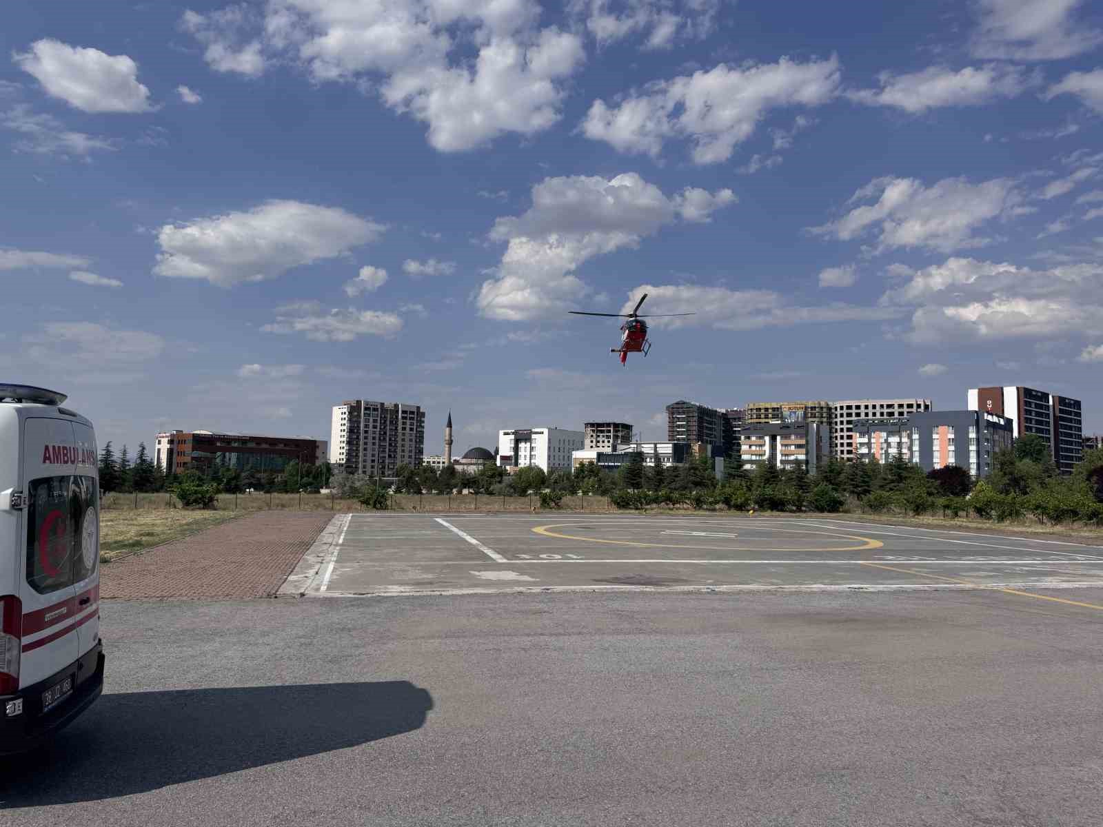 Ambulans helikopter beyin kanaması geçiren hasta için havalandı