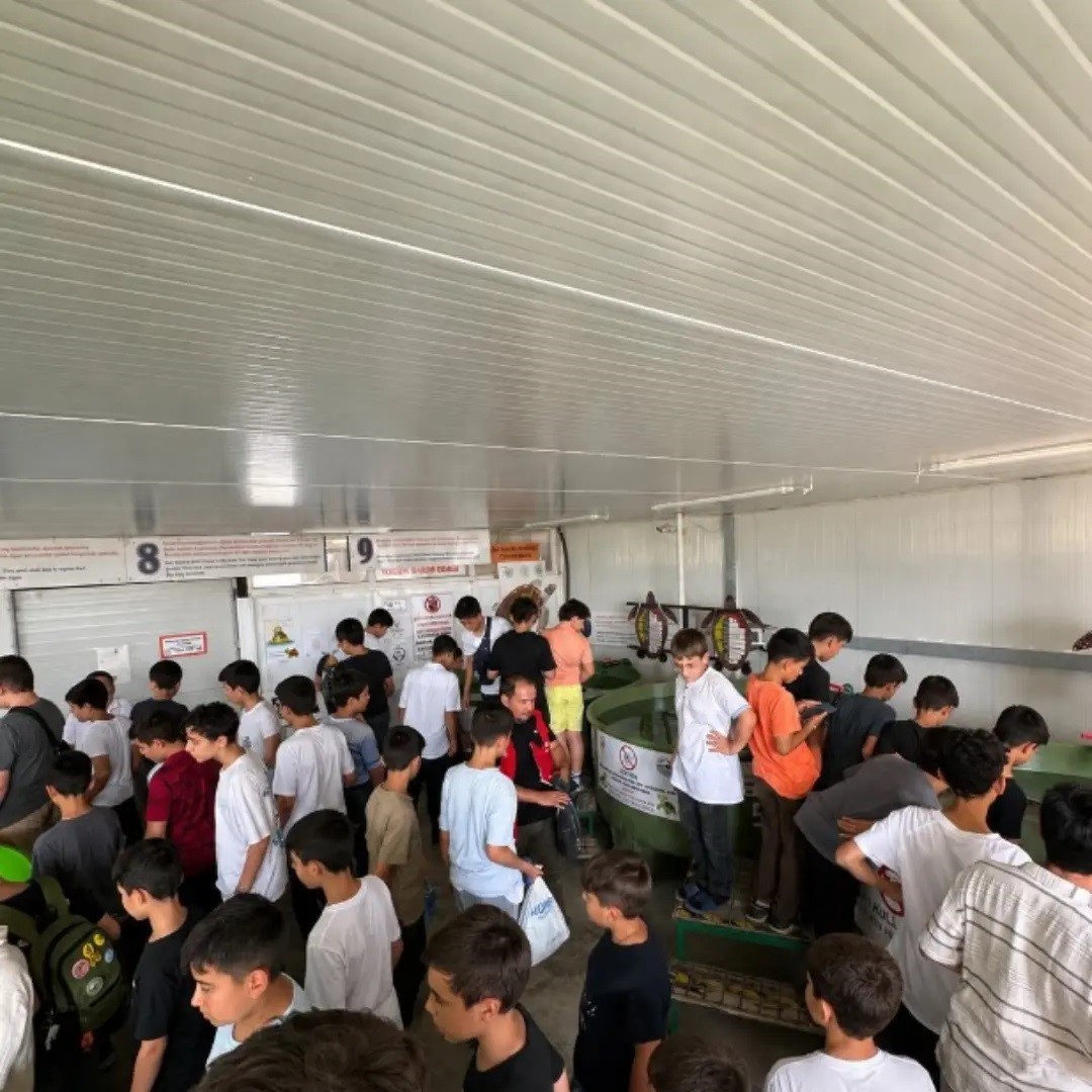 Doğayı koruyor, geleceğe umut oluyorlar gençler Dalyan’ı atıklardan temizledi