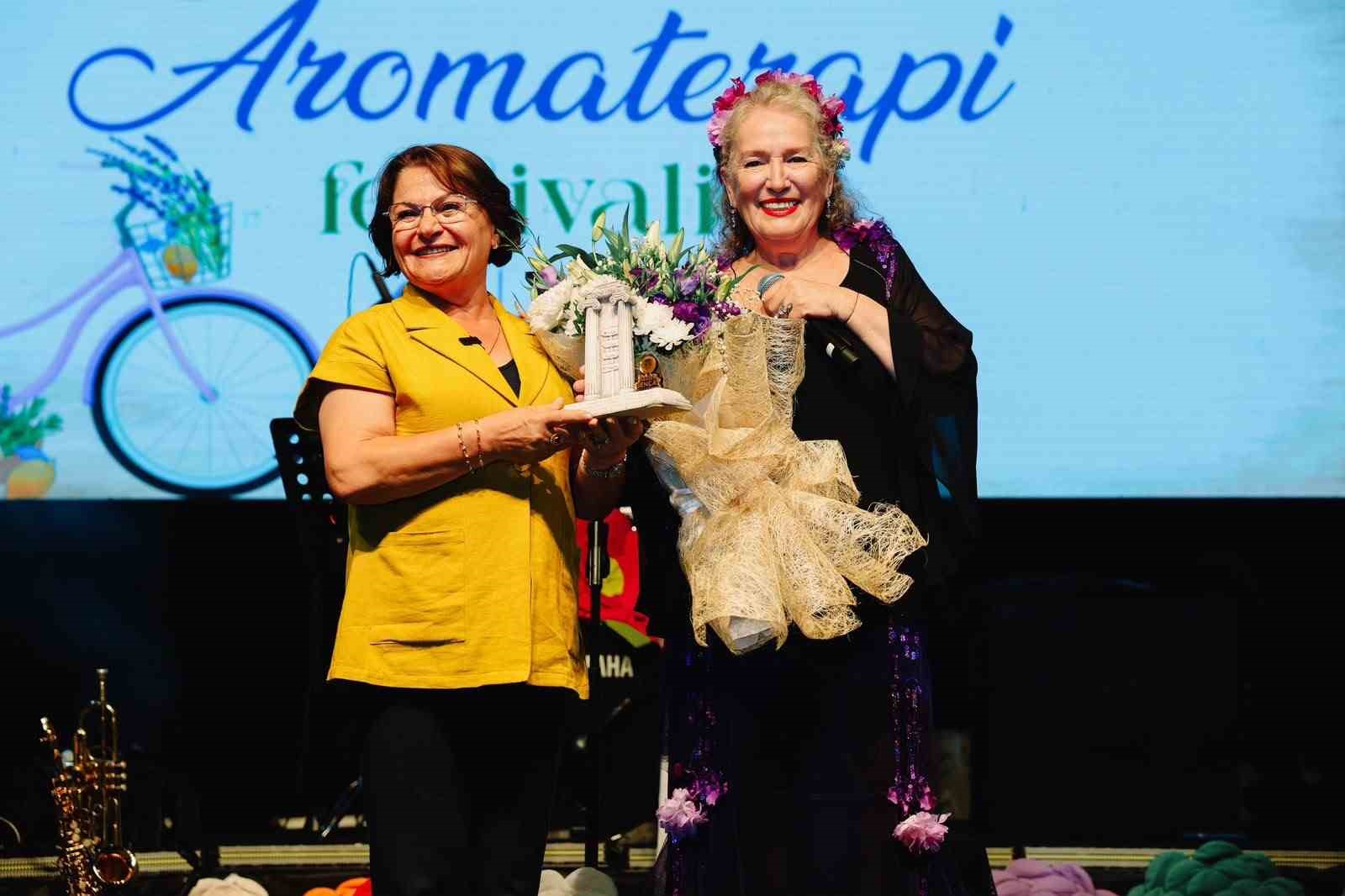 Didim’de Lavanta Festivali, Suzan Kardeş konseriyle başladı