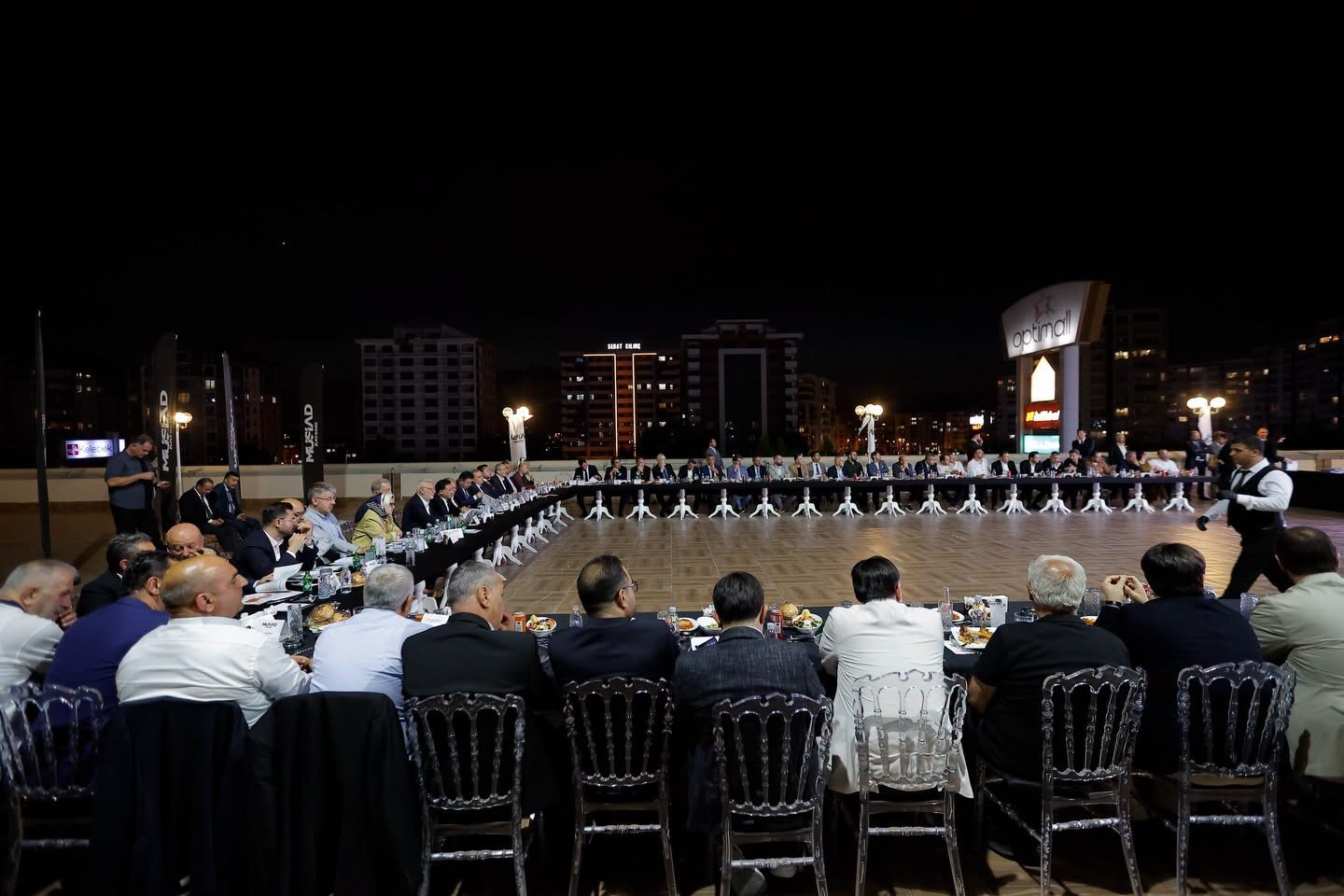 Başkan Büyükkılıç, iş dünyası temsilcileriyle bir araya geldi
