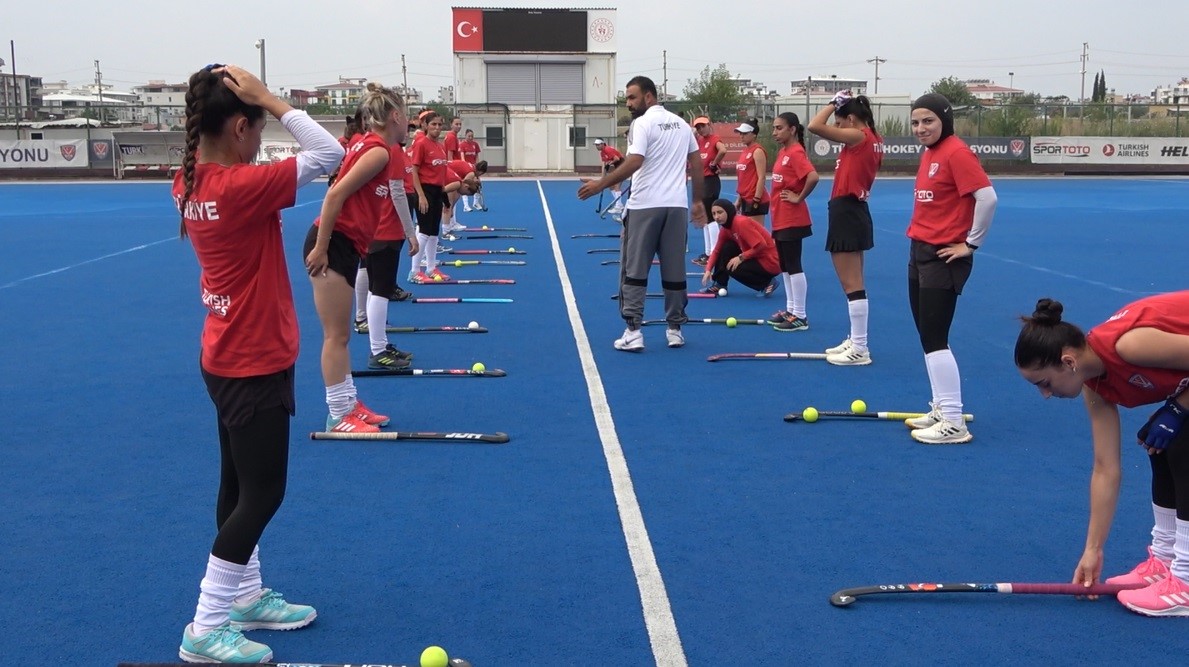 A Milli Kadın Hokey Takımı’nda hedef Avrupa şampiyonluğu