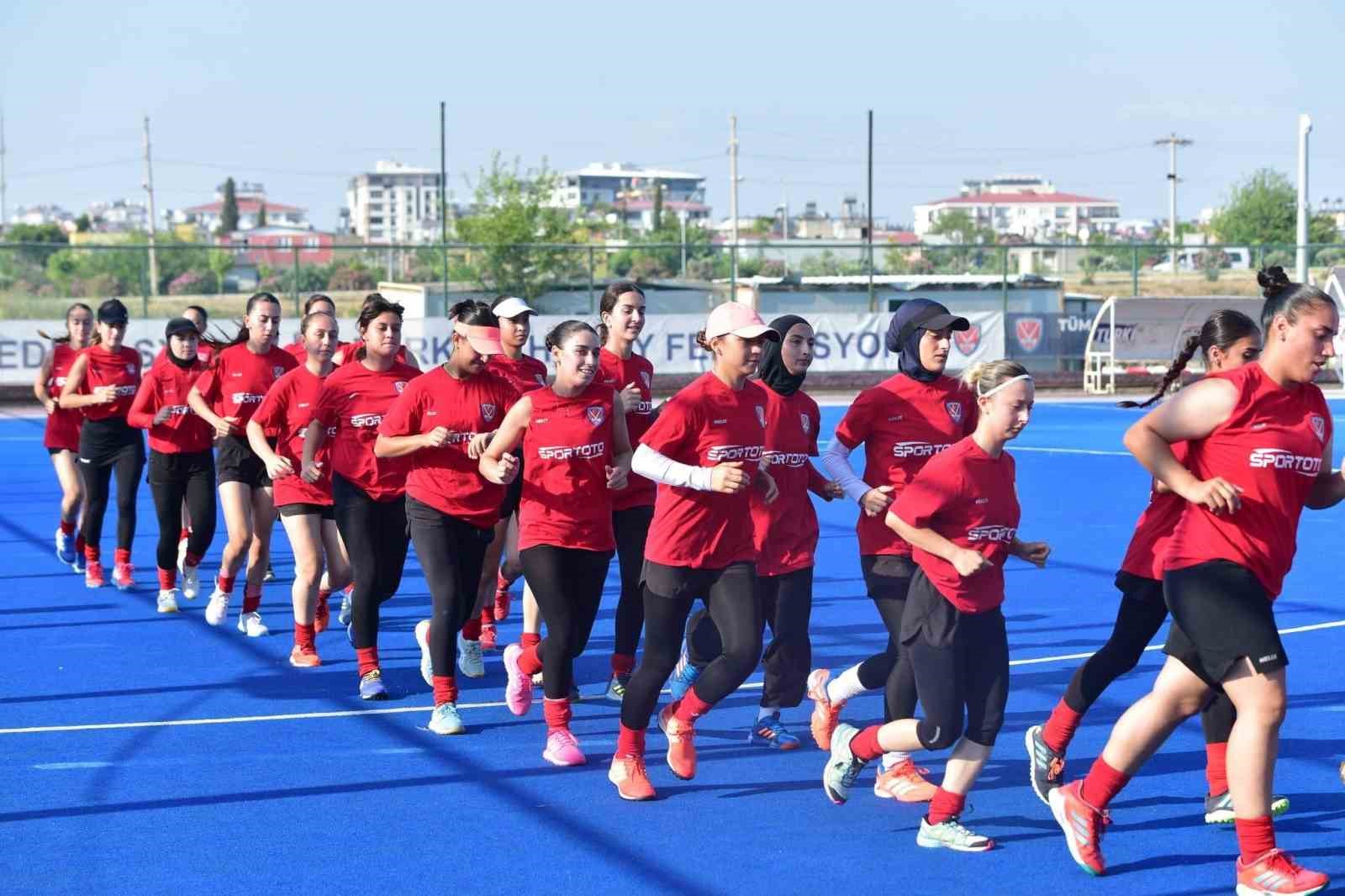 A Milli Kadın Hokey Takımı’nda hedef Avrupa şampiyonluğu