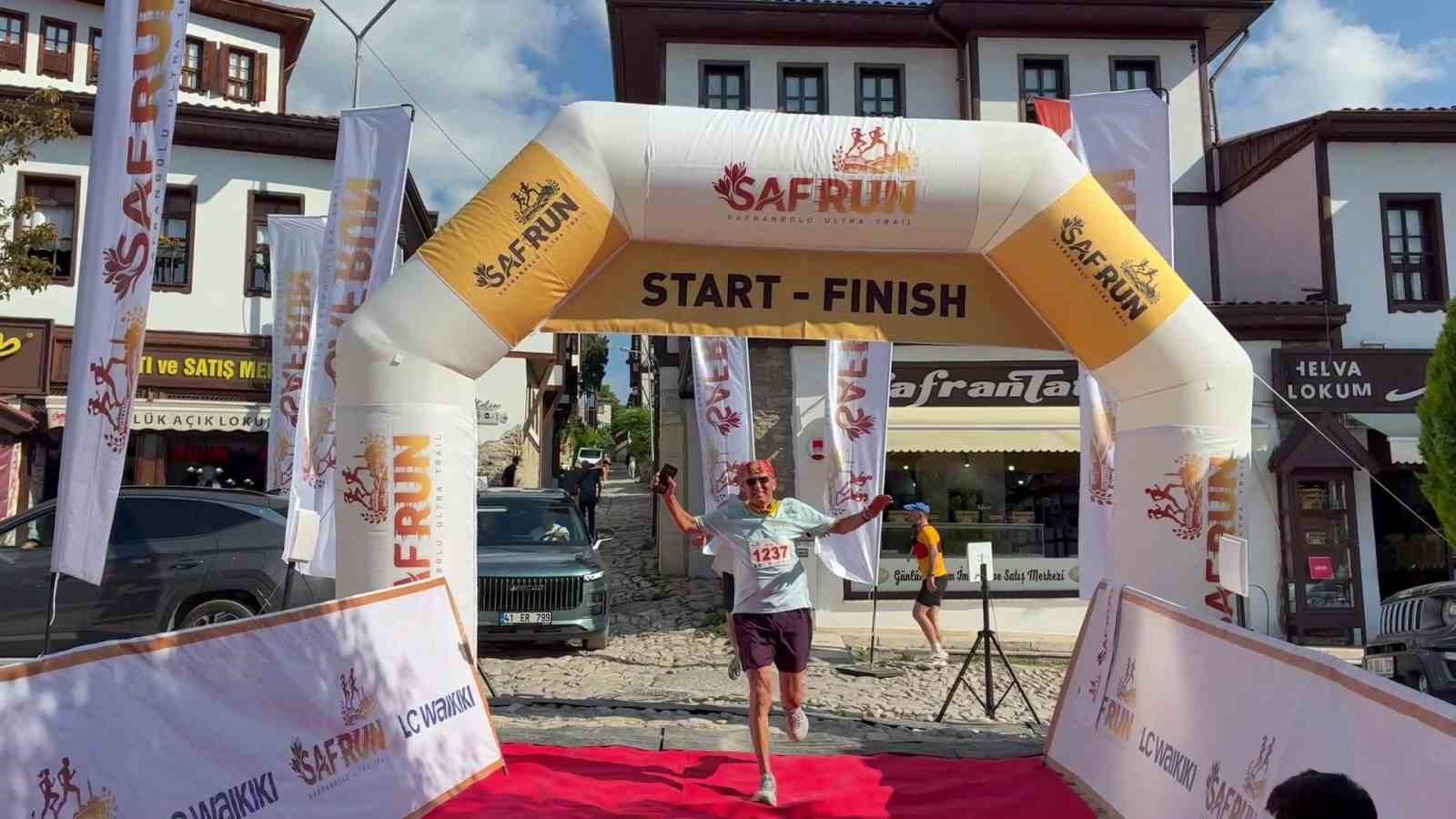 Farklı ülkelerden sporcular Safranbolu’nun tarihi sokaklarında yarışıyor