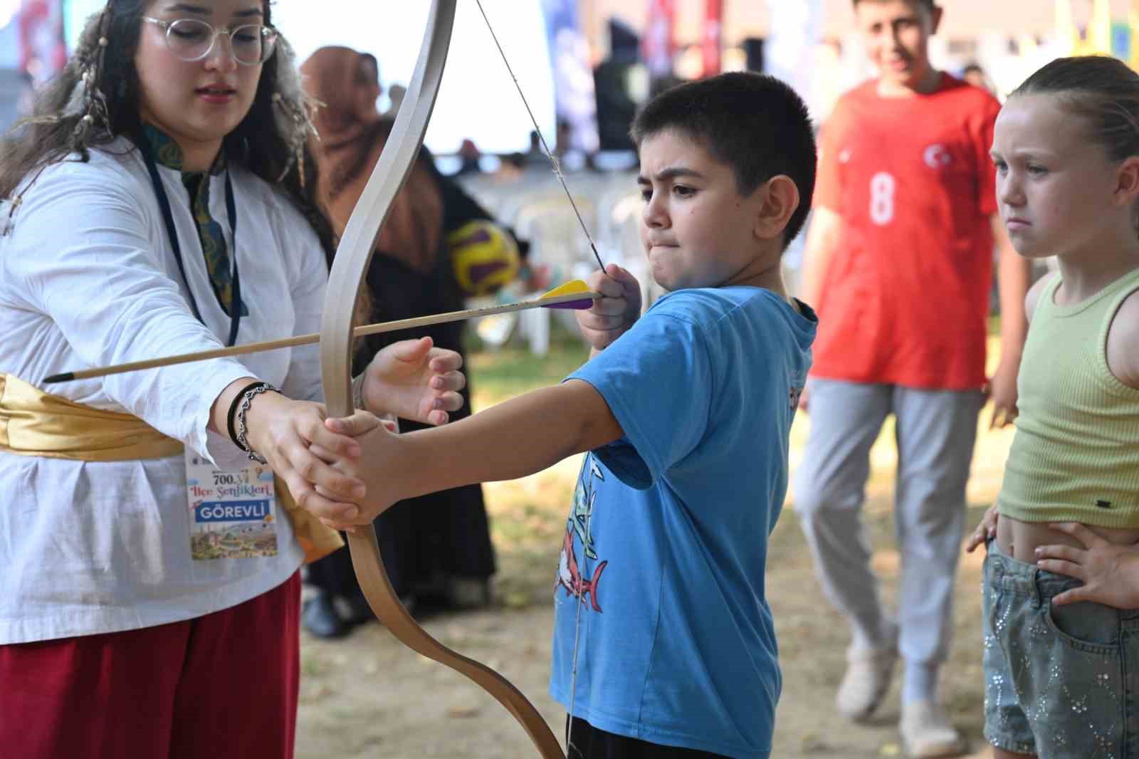 Fethin 700. yılında ilçe şenlikleri Osmangazi’den başladı