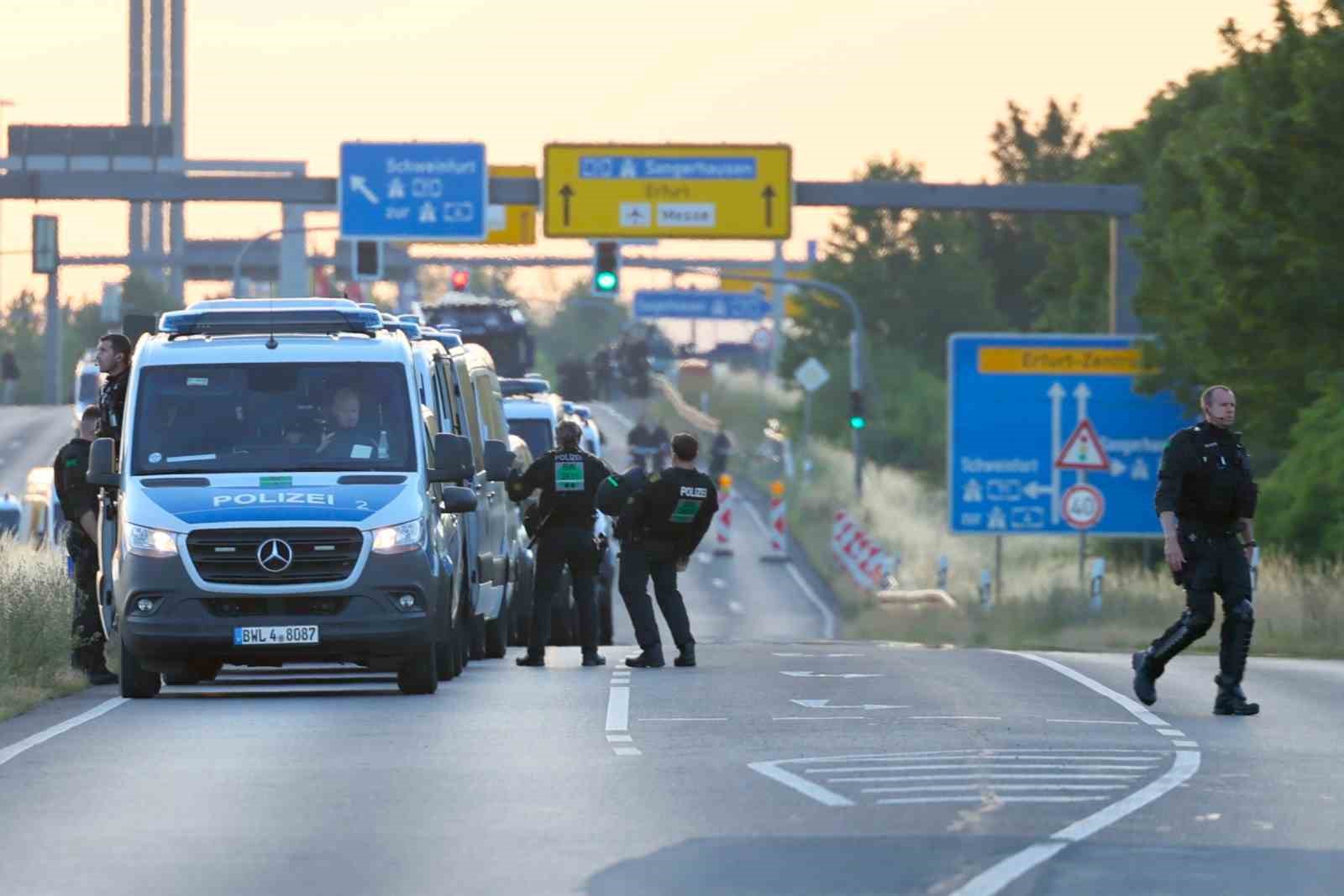 Almanya’da aşırı sağcı AfD partisinin kongresi sokakları karıştırdı