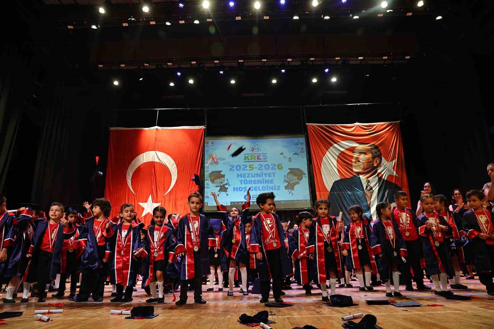 Büyükşehir kreşlerinde mezuniyet coşkusu