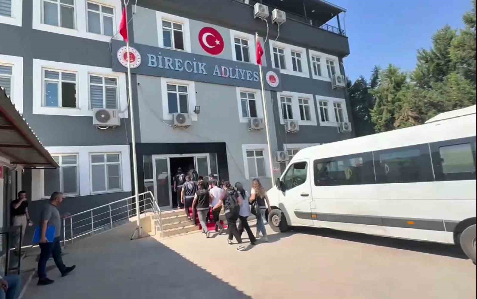 Şanlıurfa’da 20 milyon TL’lik dolandırıcılık operasyonunda 6 tutuklama