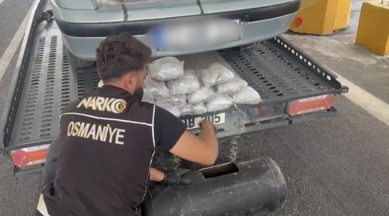 LPG tankına gizlenen 8 kilo 800 gram esrar ele geçirildi: 2 tutuklama