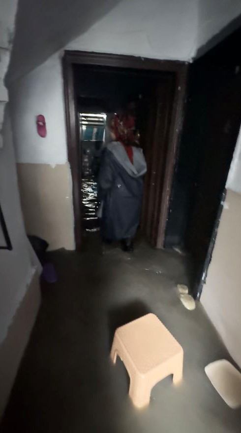 İstanbul’da sağanak nedeniyle rögarlar taştı, caddeler ve köprü altları göle döndü