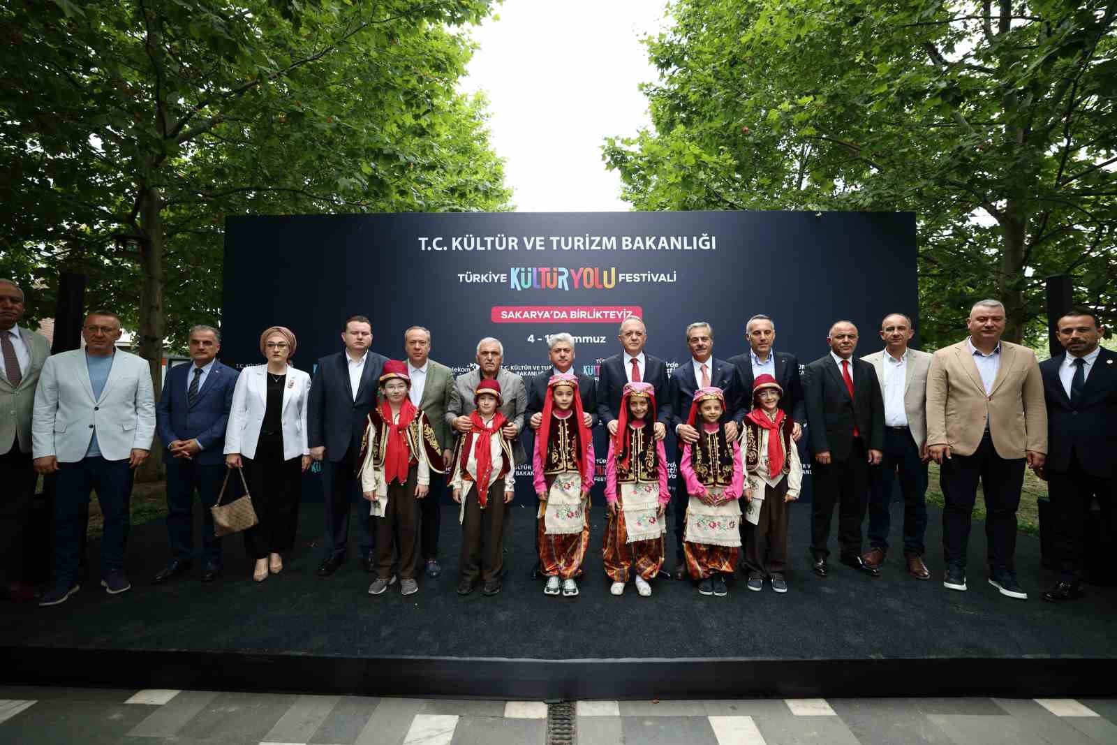 Sakarya’da kültür şöleni başladı: 10 farklı noktada 186 etkinlik