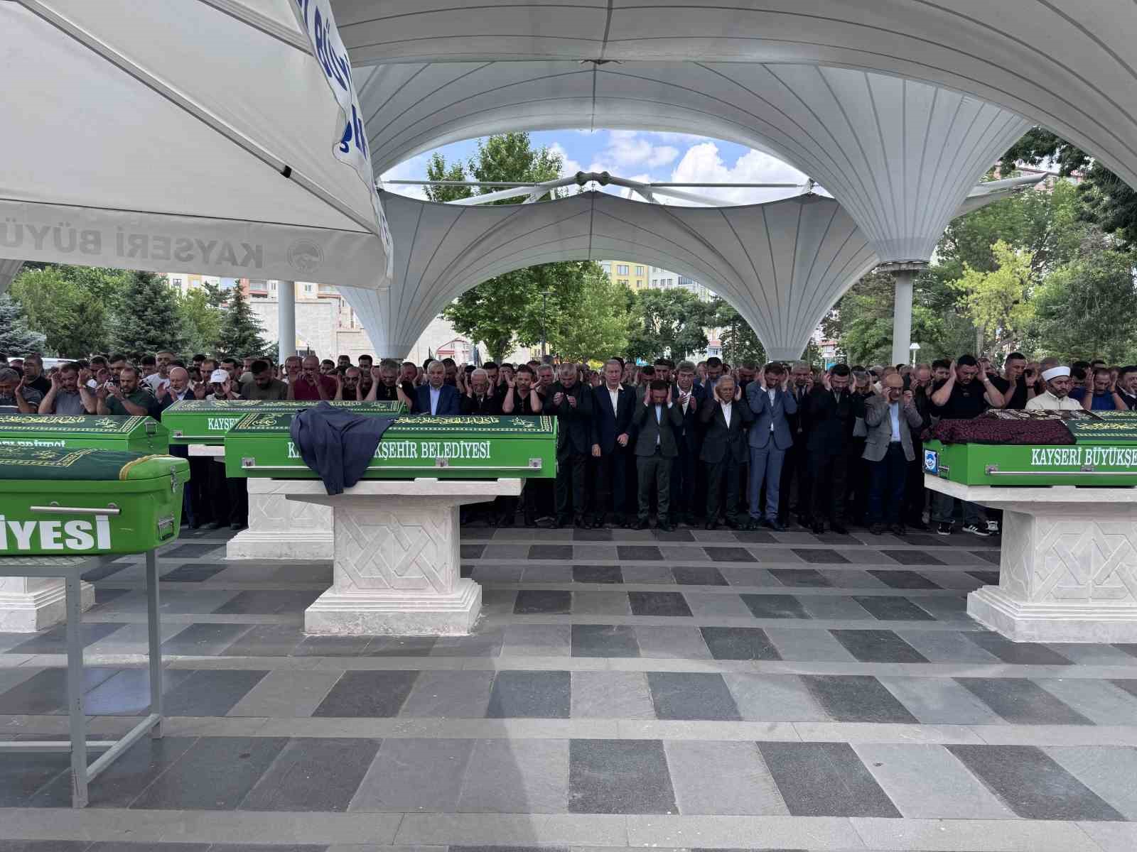 Mehmet Arar’ın babası toprağa verildi