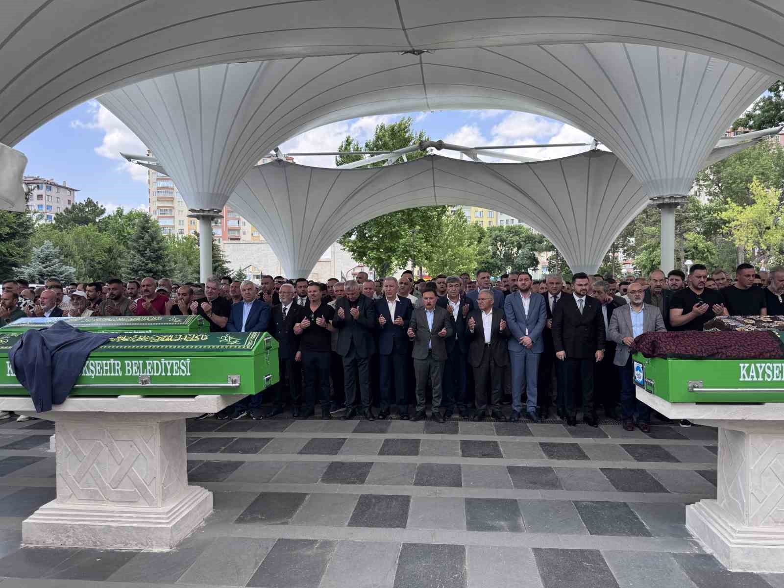 Mehmet Arar’ın babası toprağa verildi
